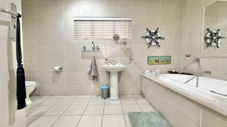 6 Bedroom Property for Sale in Gordons Bay Village Western Cape
